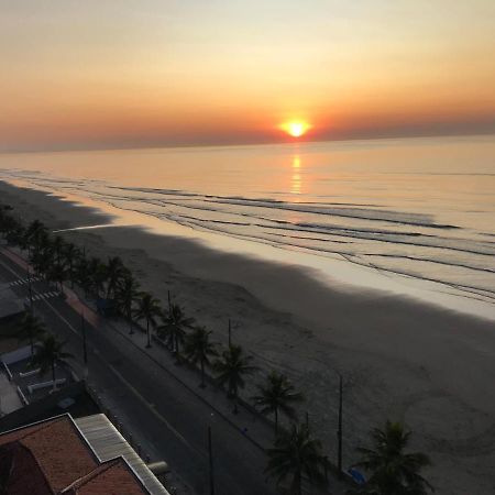 Mongagua Com Vista Para O Mar Pe Na Areia Eksteriør bilde