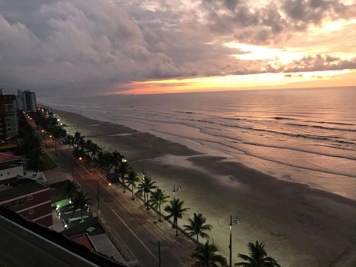 Mongagua Com Vista Para O Mar Pe Na Areia Eksteriør bilde
