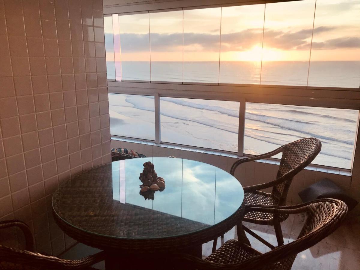 Mongagua Com Vista Para O Mar Pe Na Areia Eksteriør bilde