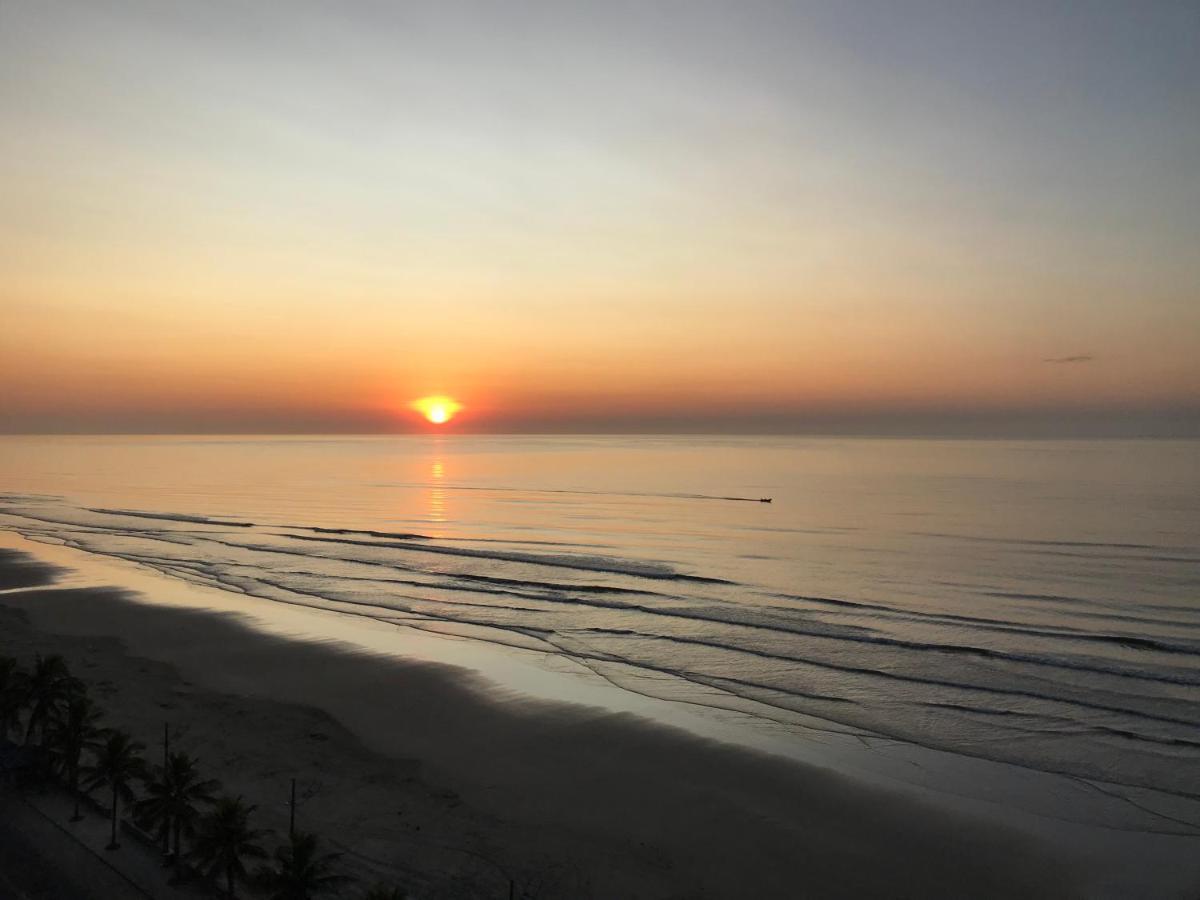 Mongagua Com Vista Para O Mar Pe Na Areia Eksteriør bilde